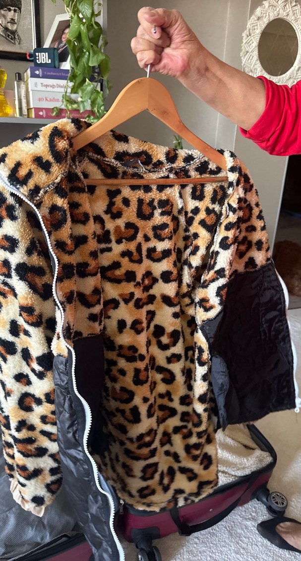 Leopar Desenli Tüylü Cep Detaylı Kadın Ceket - Görsel 3
