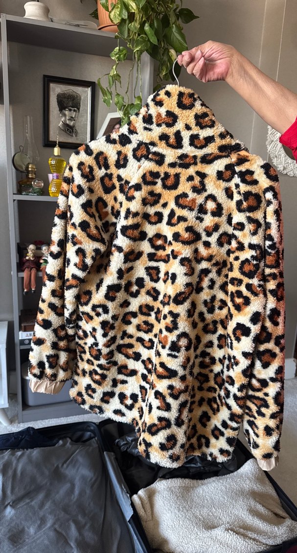 Leopar Desenli Tüylü Cep Detaylı Kadın Ceket - Görsel 2