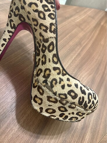 Betsey johnson giyilmiş - Görsel 6