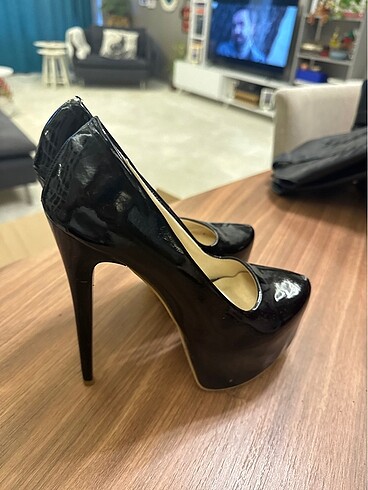 Platform giyilmiş ayakkabı - Görsel 6