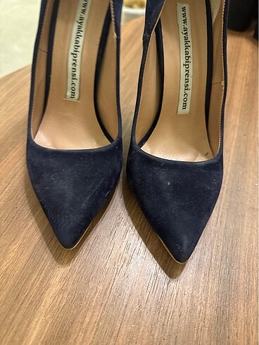 Diğer Stiletto giyilmiş