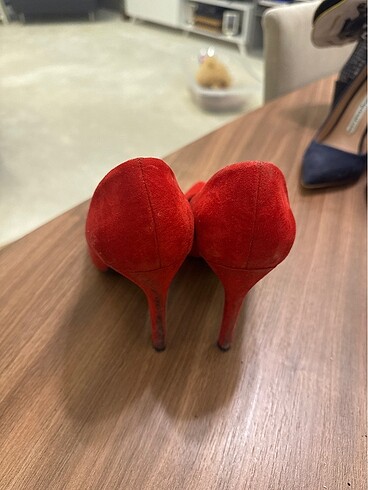 37 Beden Kırmızı Stiletto