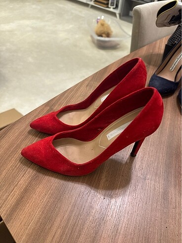 Bershka Kırmızı Stiletto
