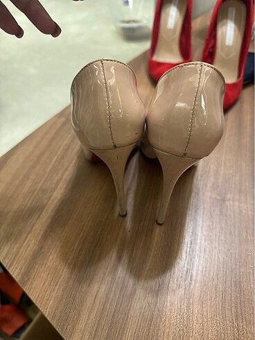 37 Beden Stiletto rugan