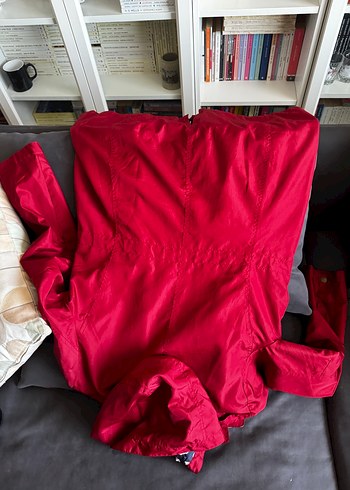 Mavi Kırmızı Kadın Midi Yağmurluk Kapüşonlu - Görsel 4