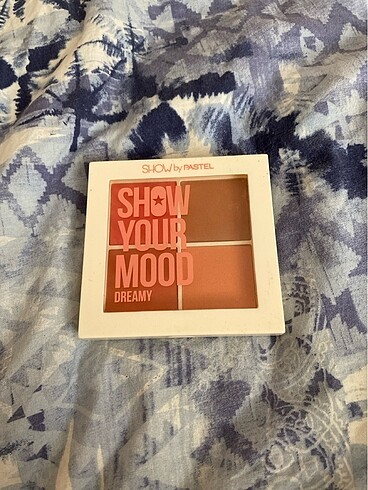 Show by pastel