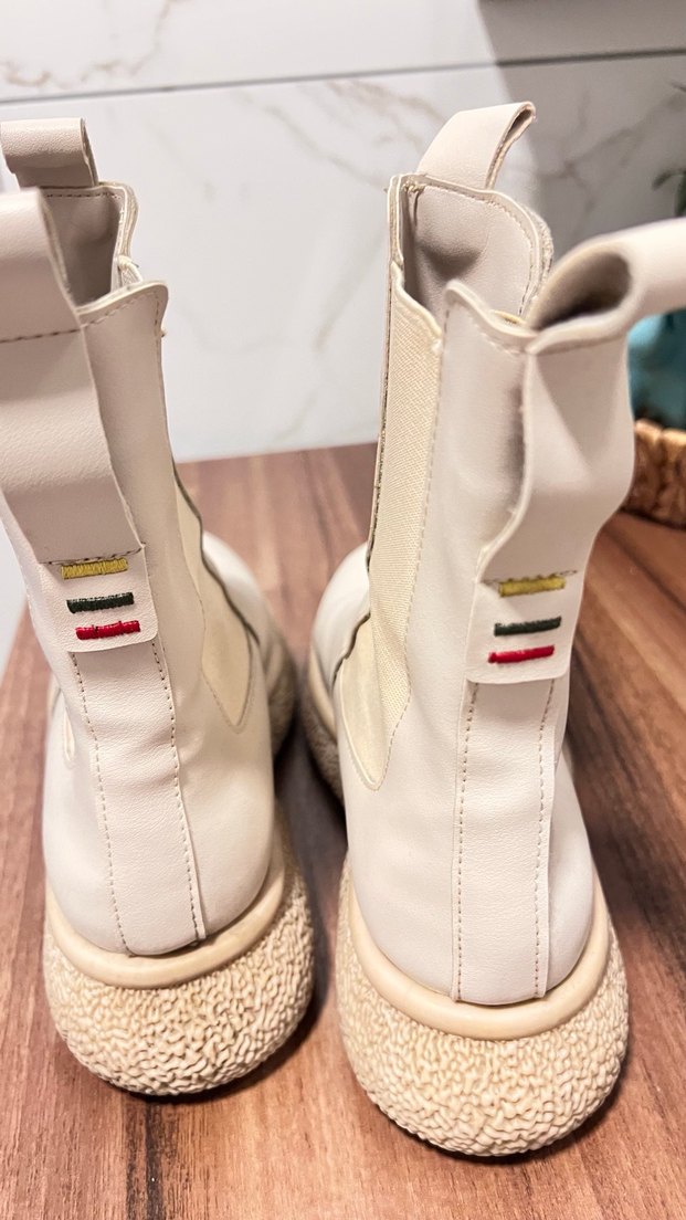 Bej Kadın Bot - Görsel 3