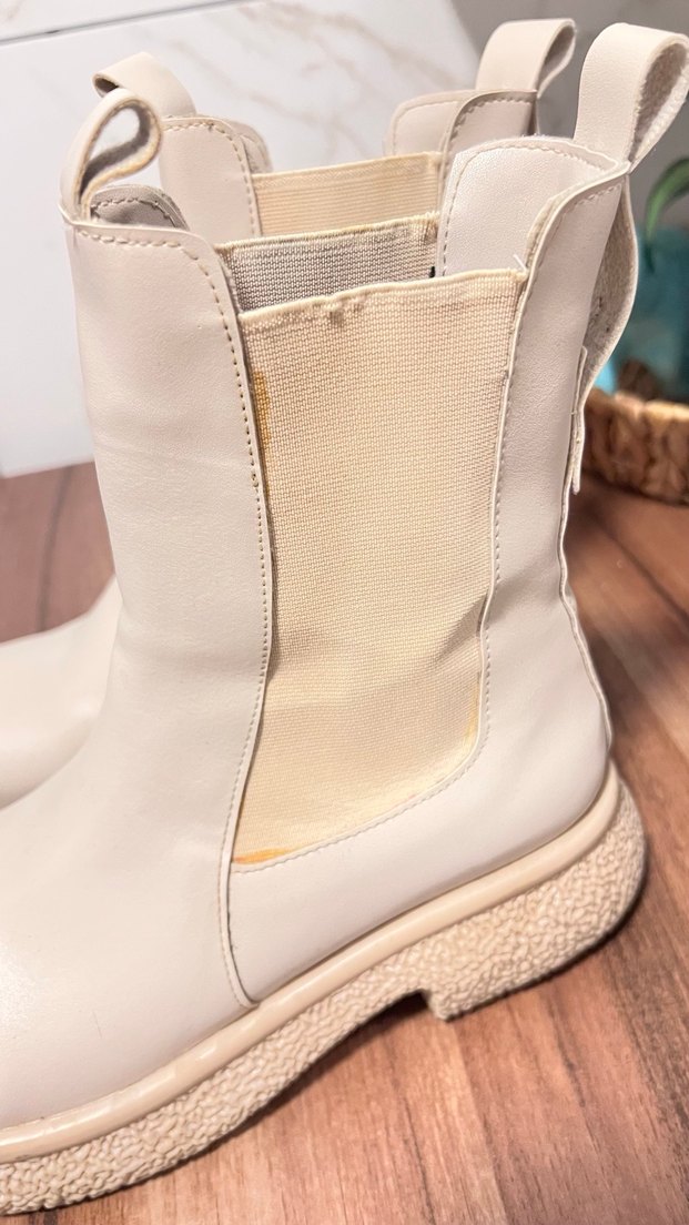 Bej Kadın Bot - Görsel 2