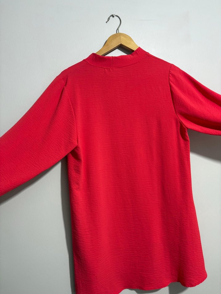 Uzun Kollu Kırmızı V Yaka Kadın Tunik - Görsel 3