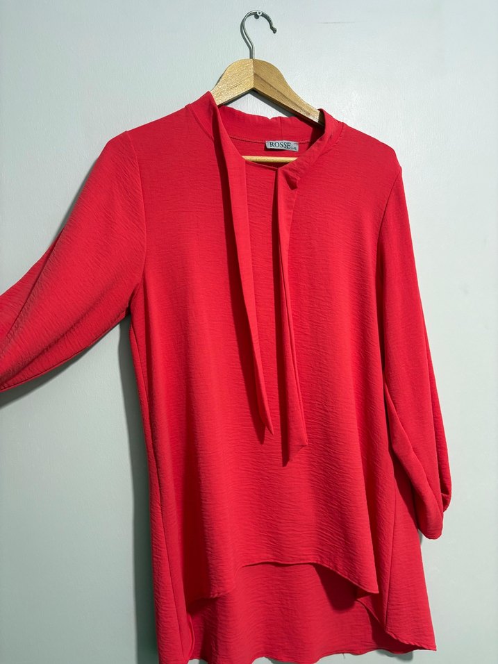 Uzun Kollu Kırmızı V Yaka Kadın Tunik - Görsel 2