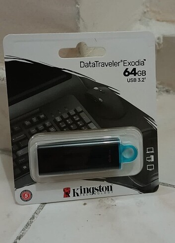 64 gb Kingston usb 