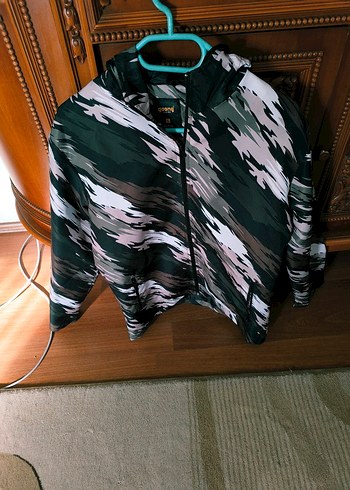 Kapüşonlu Erkek Kamuflaj Desenli Yağmurluk - Görsel 2