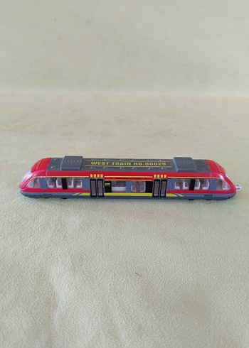 Renkli Kırmızı Oyuncak Tren