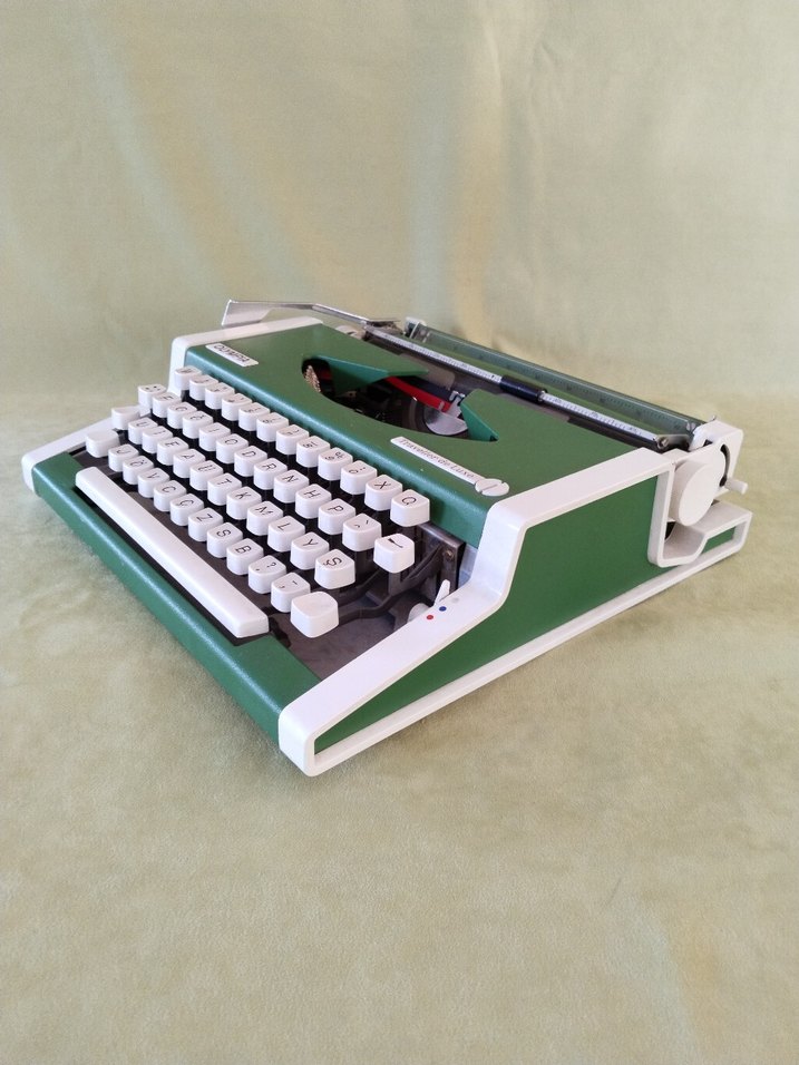 Yeşil Olympia Daktilo - Görsel 3