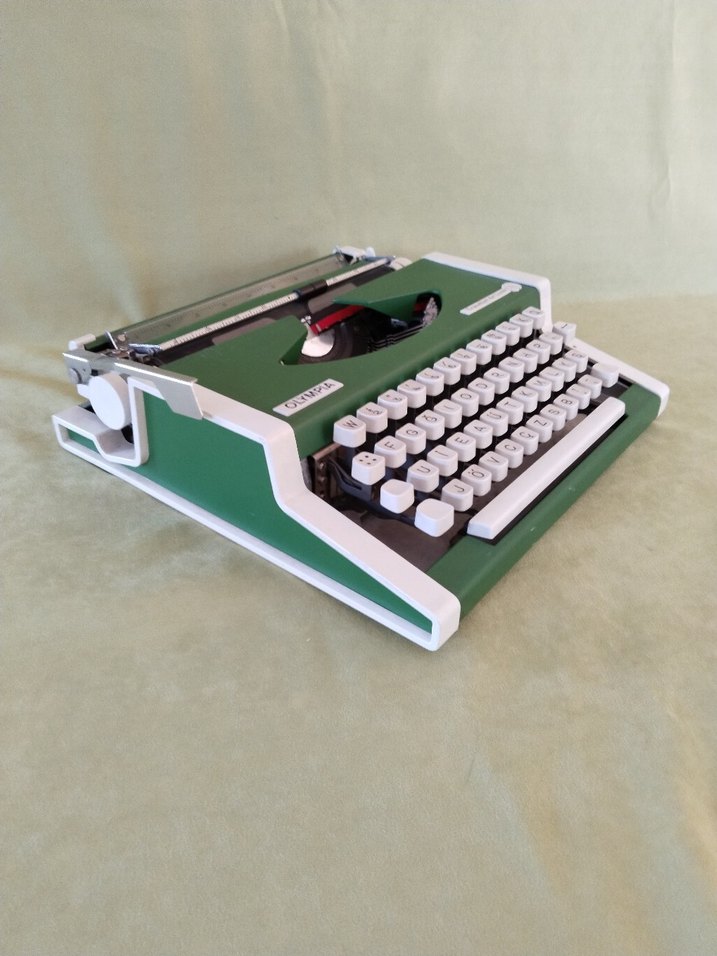 Yeşil Olympia Daktilo - Görsel 2