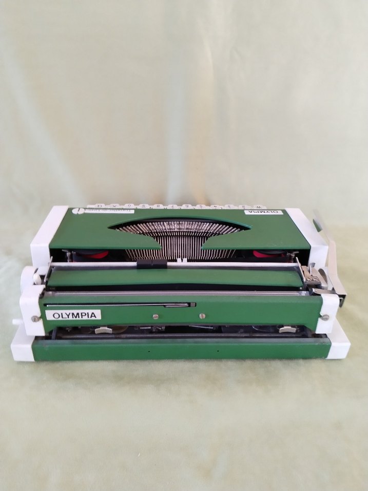 Yeşil Olympia Daktilo - Görsel 5