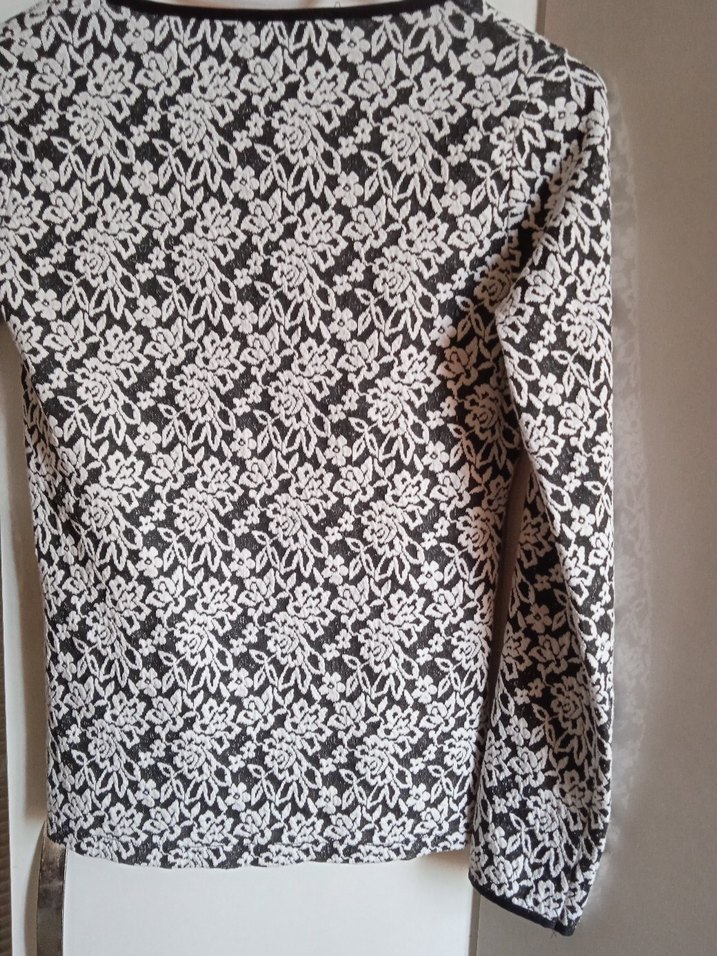 Kabartma Desenli Fermuarlı Kadın Hırkası - Görsel 3