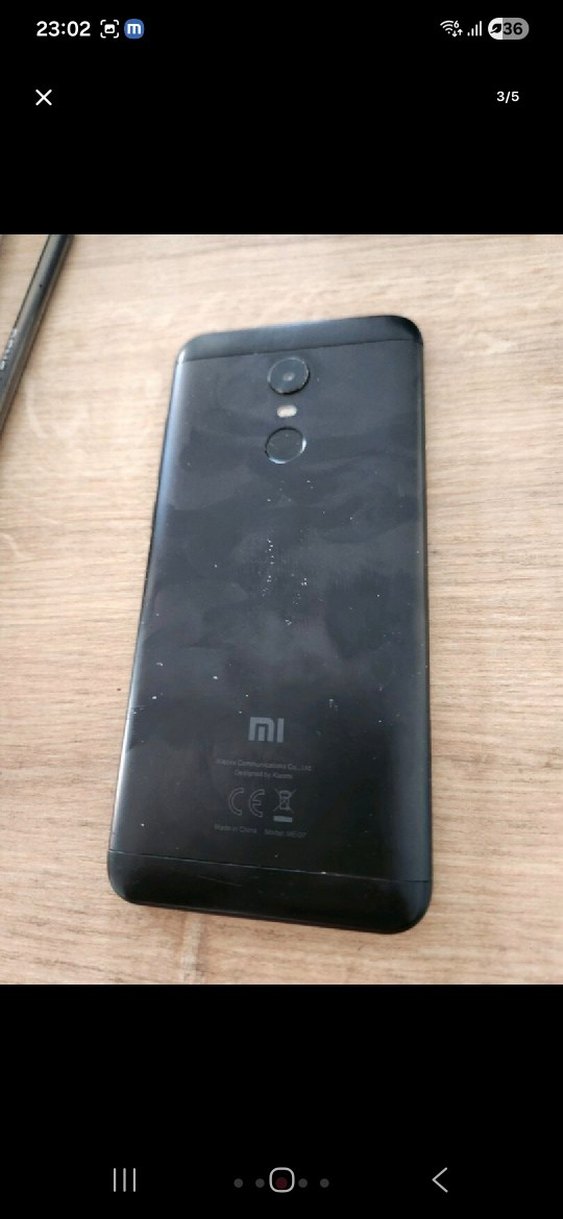 Mavi Ekranı Çatlak Android Telefon - Görsel 3