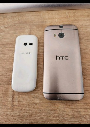 Beyaz Tuşlu ve Gri HTC Akıllı Telefon - Görsel 2