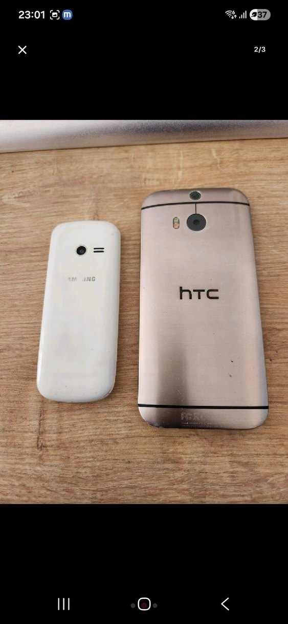 Beyaz Tuşlu ve Gri HTC Akıllı Telefon - Görsel 2