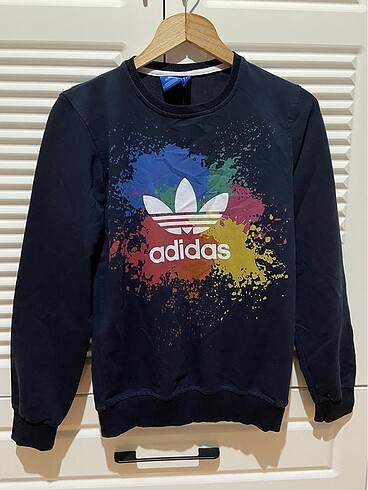 Adidas Sweatshirt