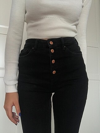 Ultra Yüksel Bel Dört Düğmeli Siyah Skinny Jean