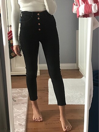 Bershka Ultra Yüksel Bel Dört Düğmeli Siyah Skinny Jean