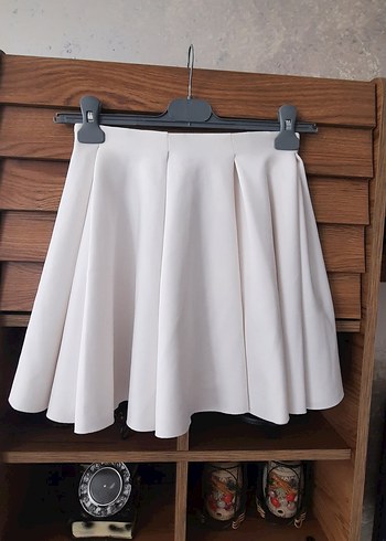 Beyaz Pileli Mini Etek