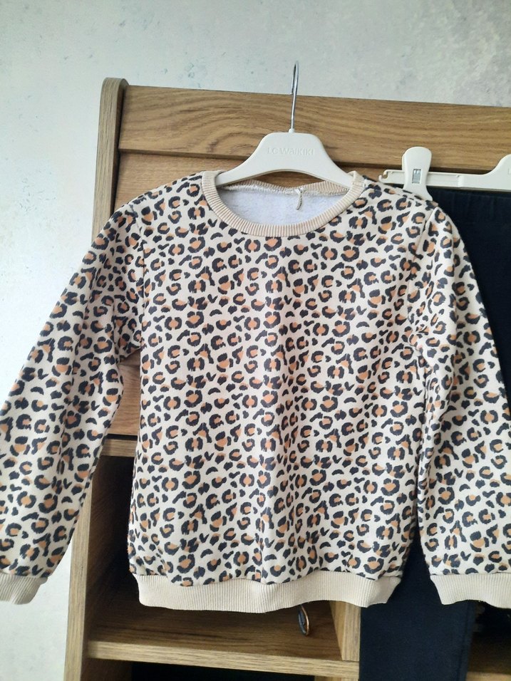 Kız Çocuk Leopar Desenli Sweatshirt ve Tayt - Görsel 2