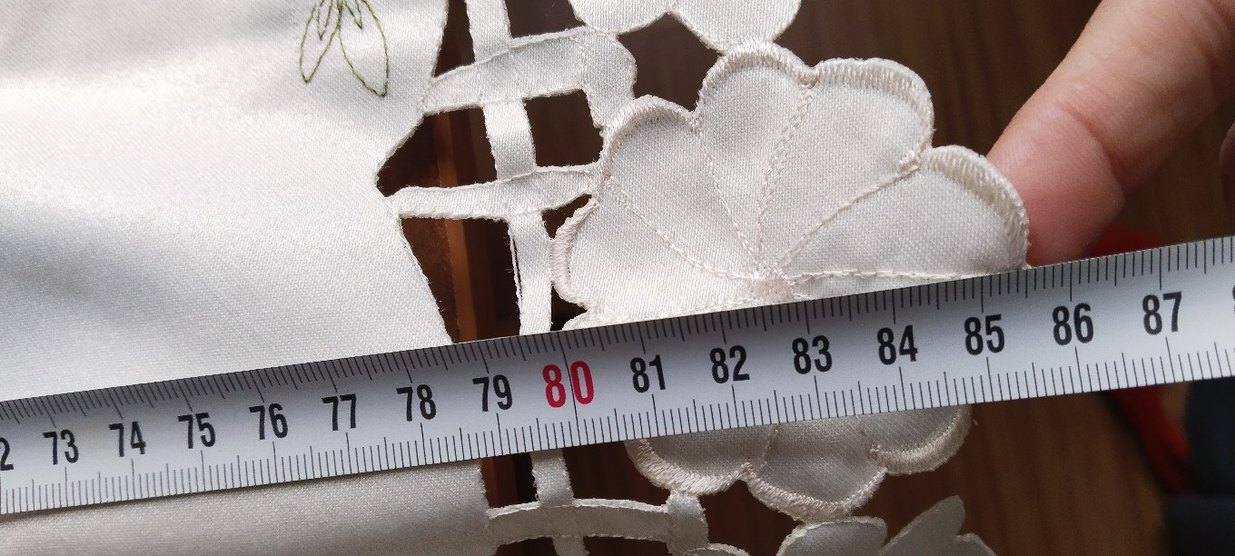 Nakışlı Krem Masa Örtüsü - Görsel 3