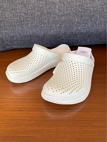 39 Beden Crocs Literide