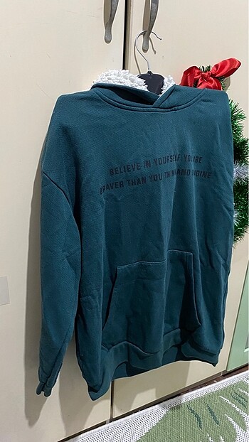 Sweatshirt