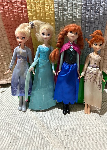 Elsa ve Anna bebekler