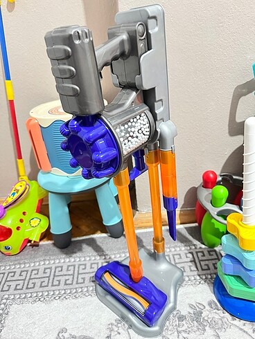 Dyson oyuncak süpürge