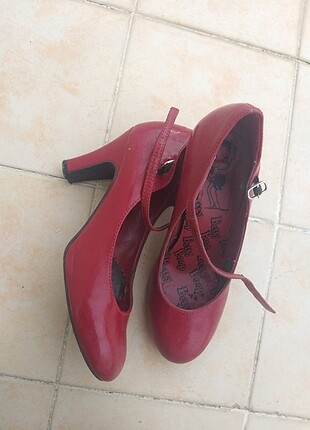 37 Beden kırmızı Renk Kırmızı ayakkabı
