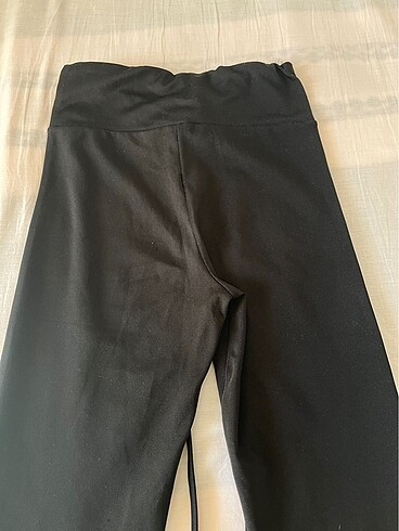 38 Beden siyah Renk FLARE MODEL İPLİ TAYT