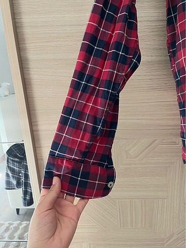 m Beden kırmızı Renk Kareli gömlek