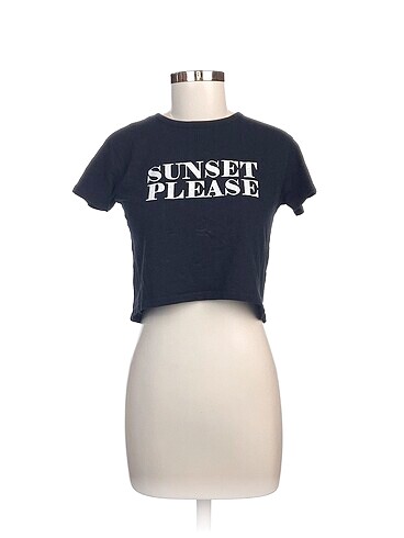 Zara T-shirt %70 İndirimli.