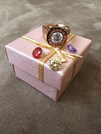 Bvlgari yüzük