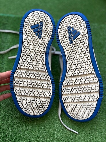 35 Beden beyaz Renk Adidas spor ayakkabı