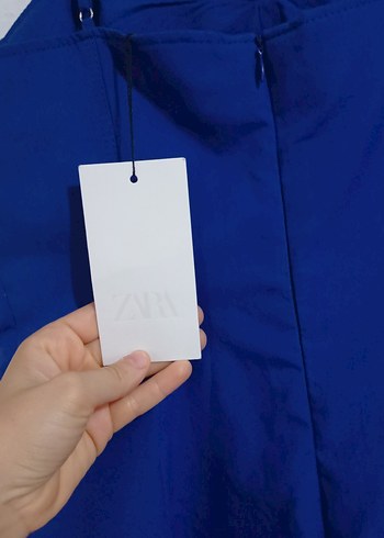 xs Beden mavi renk orijinal zara etiketi üzerinde elbise