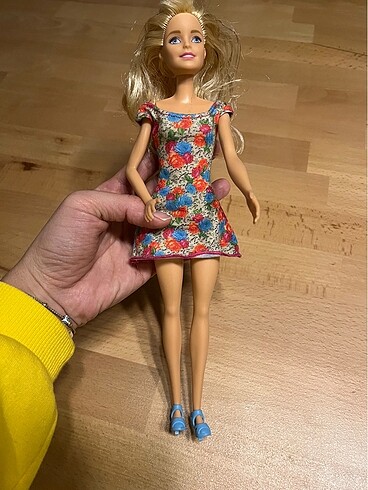 Barbie bebek