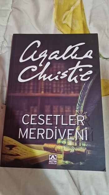 Agatha Christie cesetler merdiveni