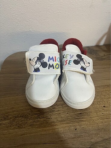 24 Beden Mickey mouse