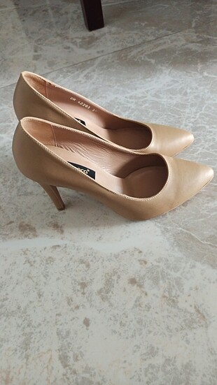Kemal Tanca stiletto