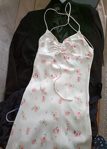 Çiçekli Uzun Saten Sırt Dekolteli Elbise Balayı Tatil Akşam Yeme
