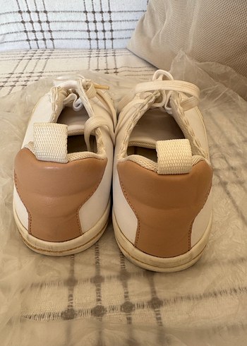 36 Beden Beyaz Bağcıklı Kadın Sneaker