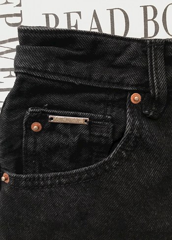 34 Beden siyah Renk stradivarius şort d93