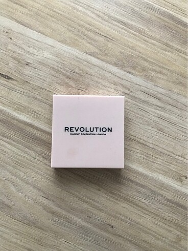 Revolution kontür paleti