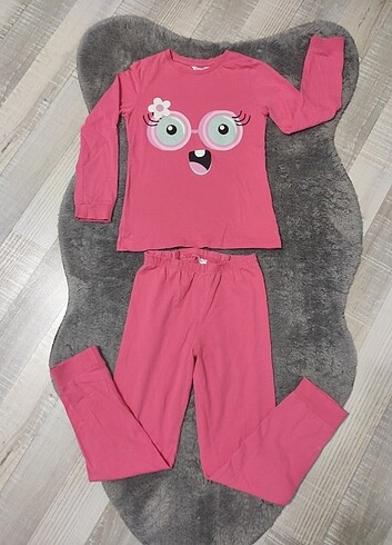 6 Yaş Beden 6-7 yaş pijama takımı